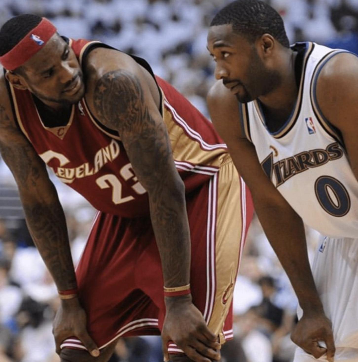 看到乔丹夺冠，詹姆斯哭了！老冤家今天投诉詹姆斯，老詹请求原谅