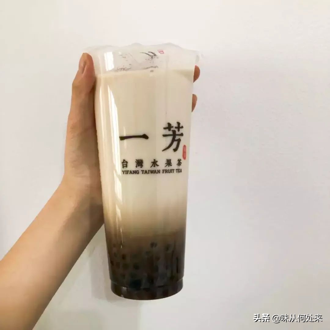 奶茶灰和奶茶色有什么区别,奶茶色和奶茶棕色是一个颜色吗