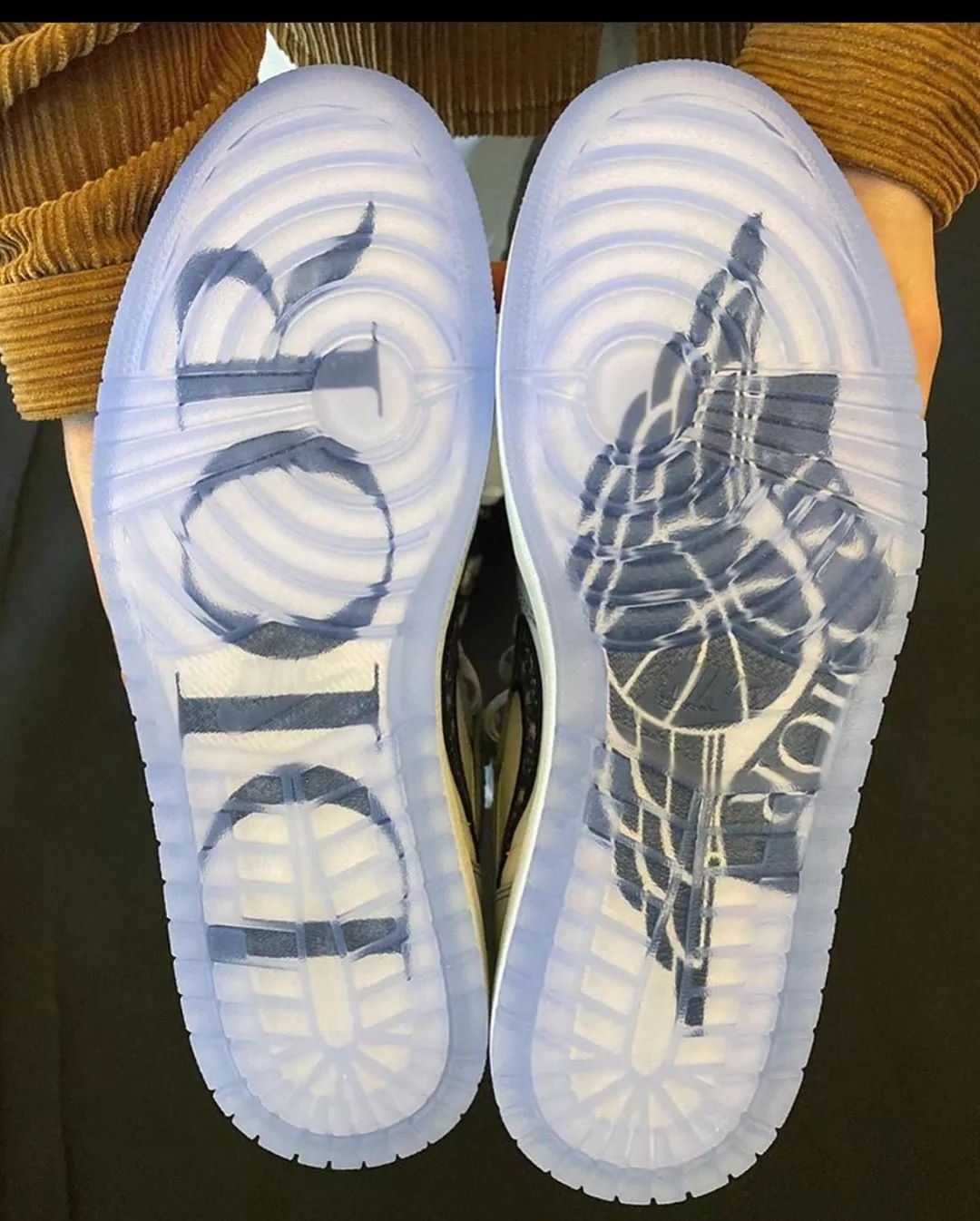 迪奥aj刚出的时候多少钱,迪奥aj高帮联名多少钱