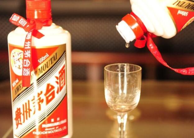 窖藏5年茅台多少钱,茅台镇窖藏酒52度4瓶装多少钱一箱