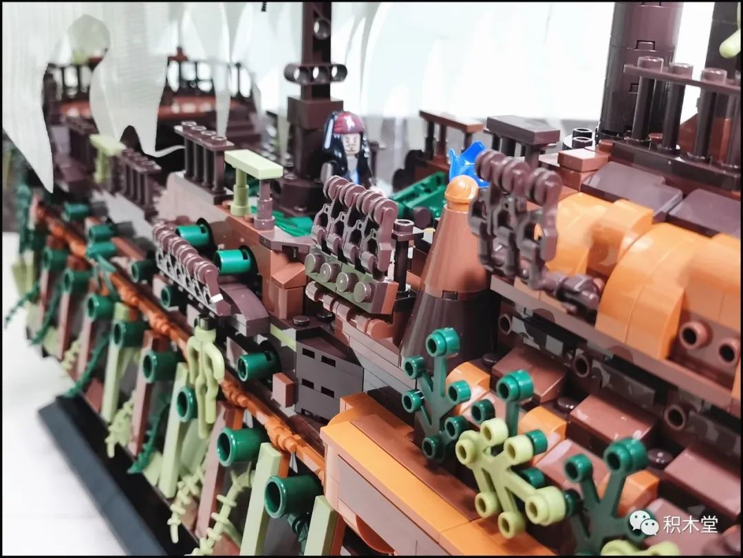 飞翔的荷兰人号为什么能潜水 (鬼船和飞翔的荷兰人号哪个更牛)