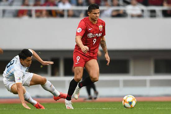 武磊上港夺冠全过程,上港2023中超冠军颁奖