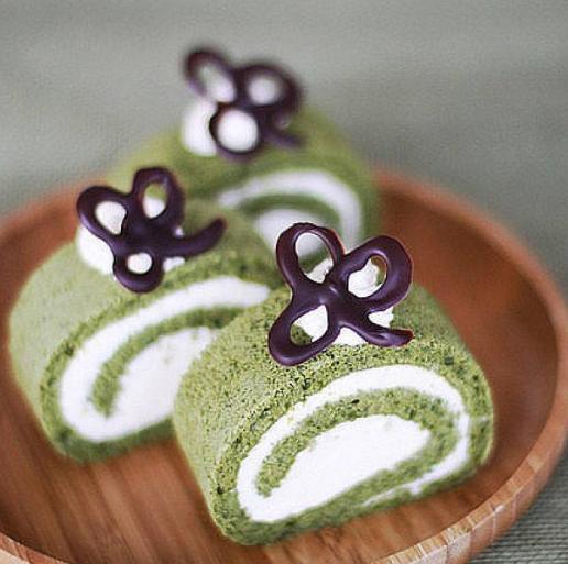 蛋糕卷怎样做才不会脱面,蛋糕卷的制作方法和注意事项