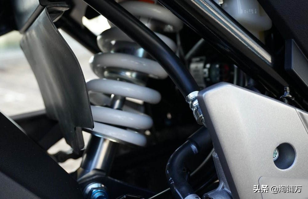 铃木250gsx哪国产的,铃木gsx250r2020款摩托车测评