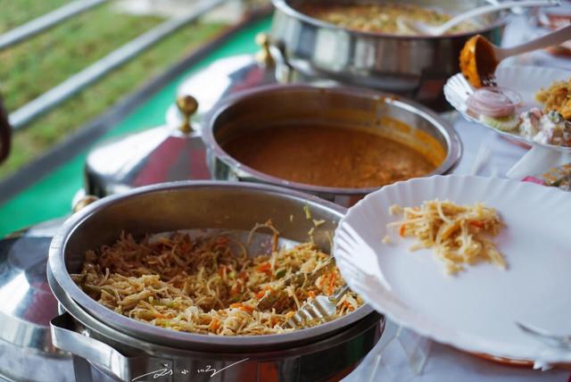 中国游客去吃印度美食,中国人吃印度菜的反应