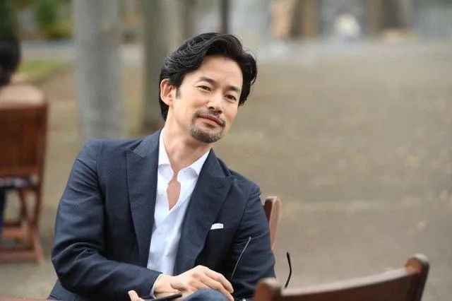 娱乐圈50岁仍单身的男明星,50岁还单身的男生