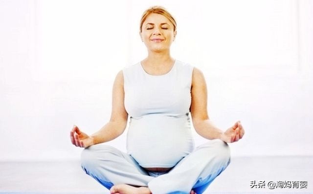 怀孕后打个喷嚏肚子一跳一跳的,怀孕后偶尔打个喷嚏