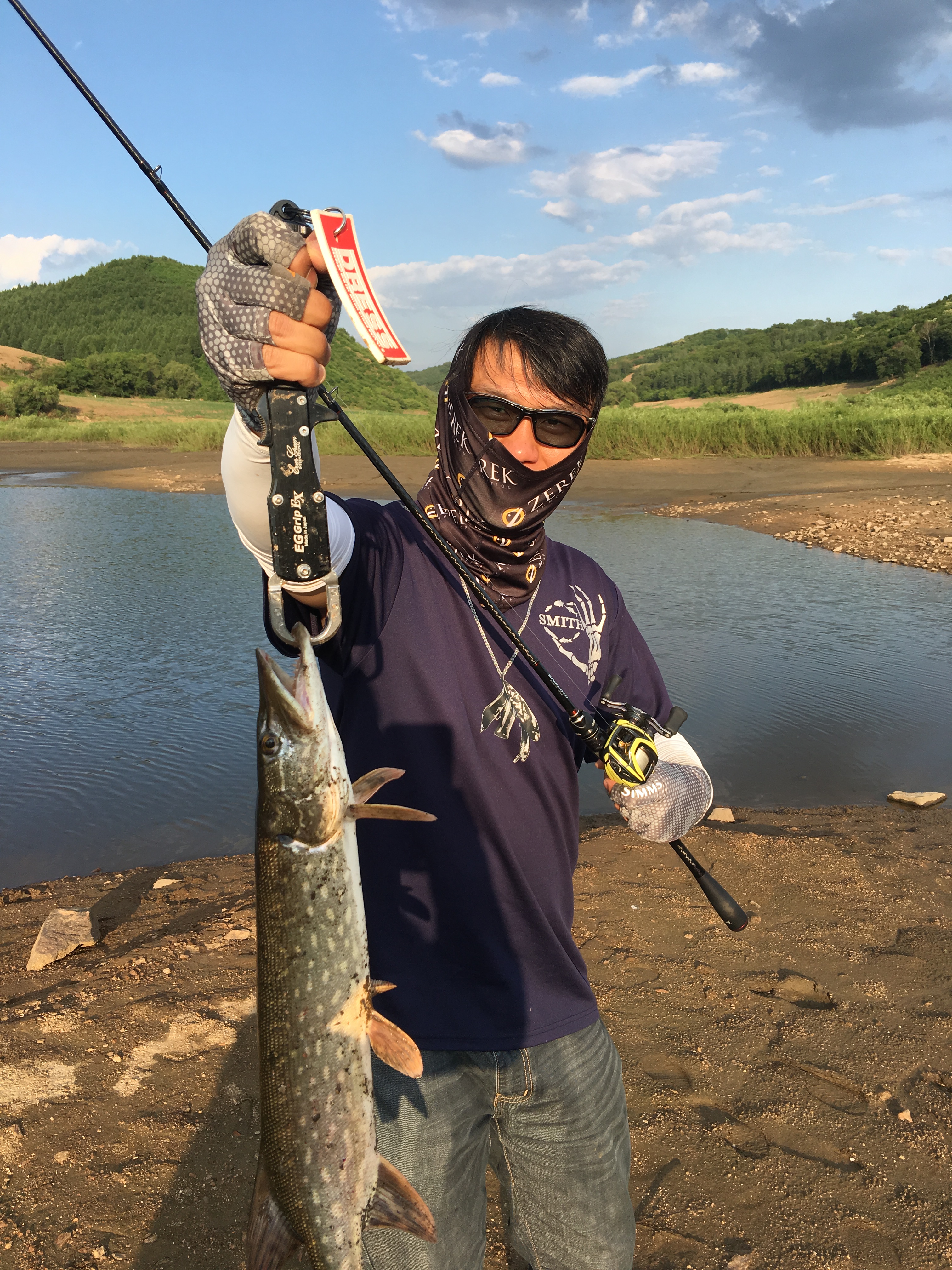 很惬意的路亚钓鱼,房车路亚野钓