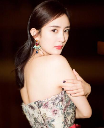 杨幂一样的发型时尚又实用,杨幂适合特别短发发型