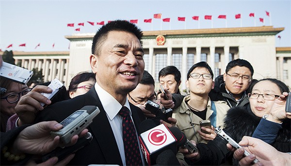 四兄弟创业27年欠款30亿,四兄弟创业成百亿富豪