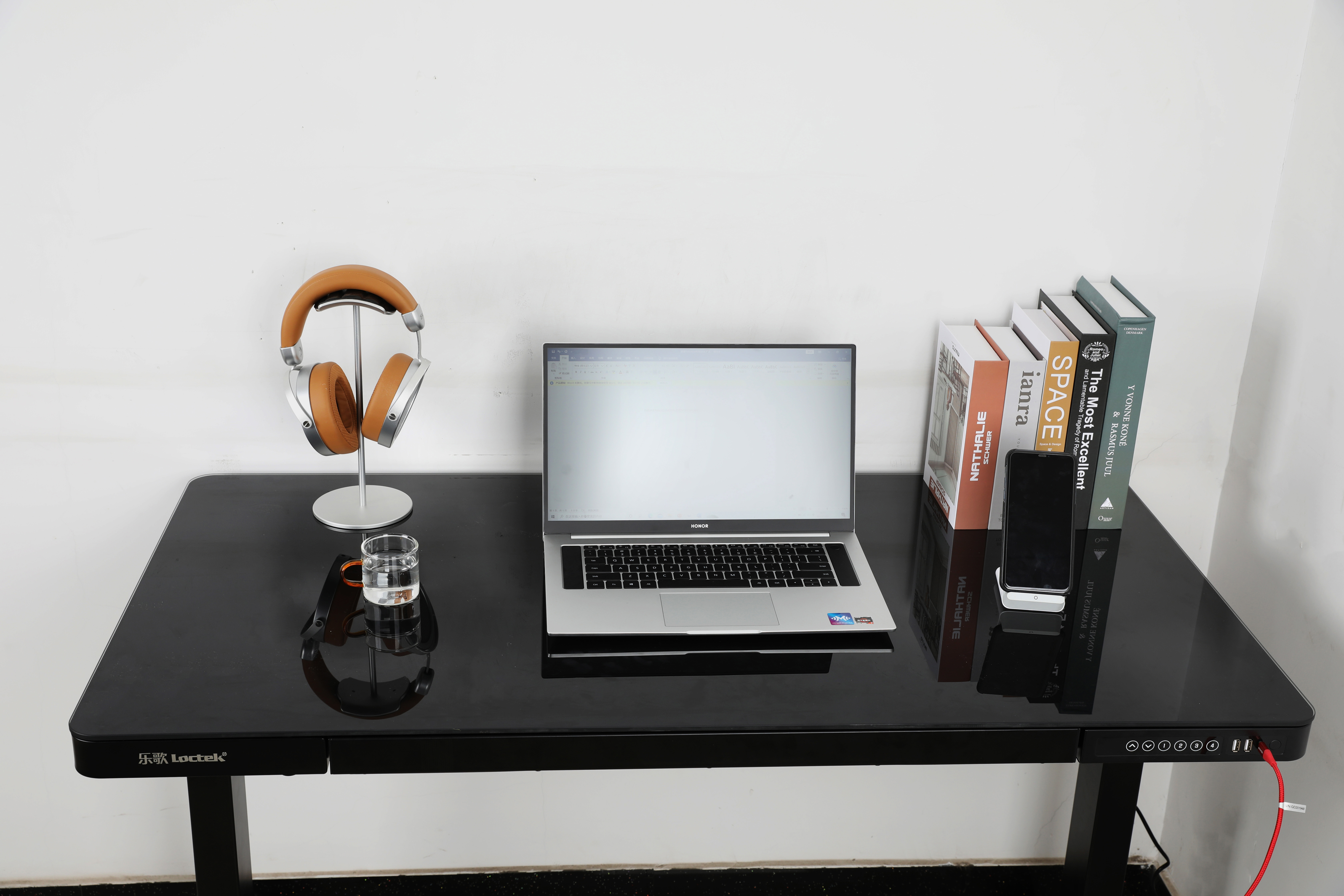 书房布局电脑桌,书房实用打造