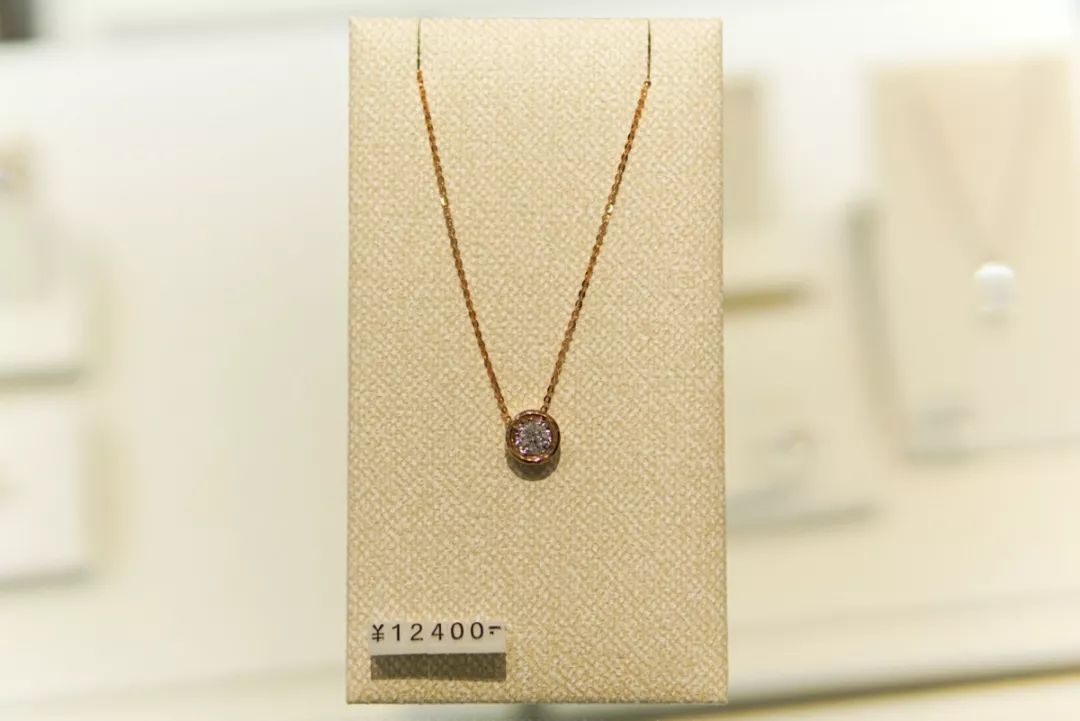 现代年轻人消费观只买吃的,当代年轻人消费观太真实了