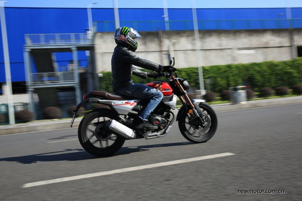 力帆dk150试驾视频,力帆dk150有哪些颜色