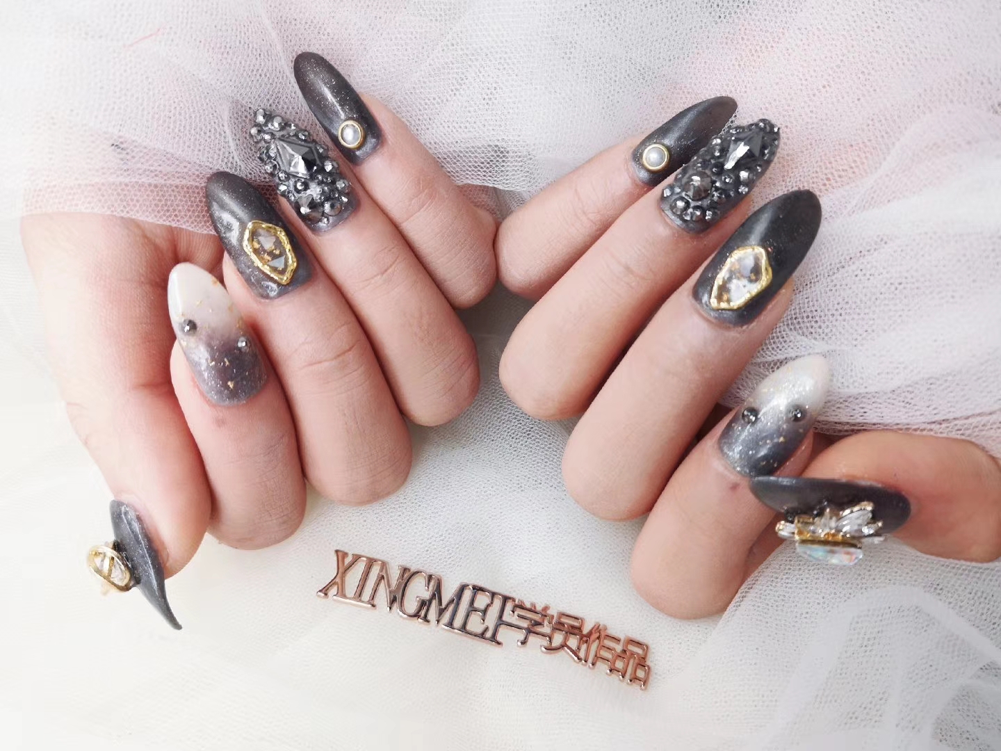 美甲学徒最基础要学什么,学美甲有前途吗学美甲的前景如何