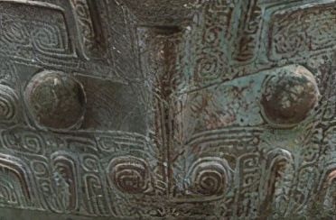 三星堆三号坑出土的青铜神坛文物,三星堆再出土青铜大面具