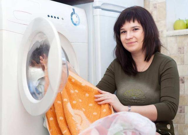 新买的衣服都要洗过才能穿吗,新买的衣服要不要先洗