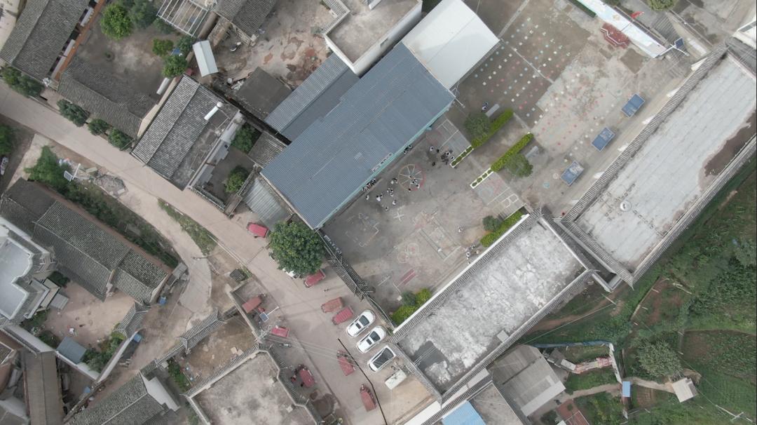 我们去了趟哔哩哔哩美丽小学，和B站小学生斗了波舞