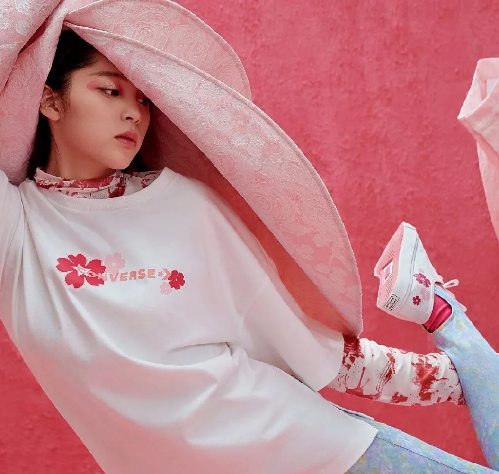 鞋柜怎么放春夏秋冬的鞋 (鞋柜必备的小白鞋)