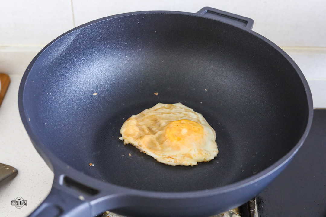 不粘锅平时需要怎么注意,用过的不粘锅怎样用才能够不粘