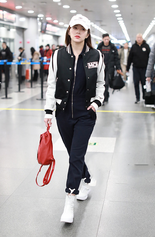 李易峰，吴亦凡等众多明星AJ鞋搭配，潮男潮女一个没少