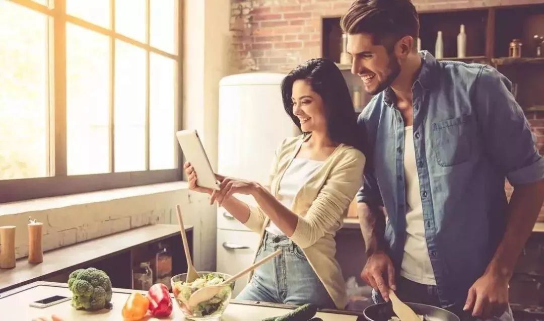 和男朋友没话题感觉不见面就疏远,没有共同话题关系越来越疏远