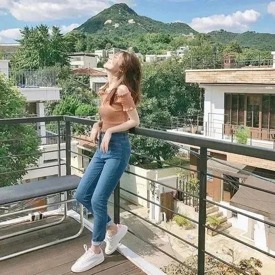 街拍复古风拍照姿势,街拍凹造型图片大全