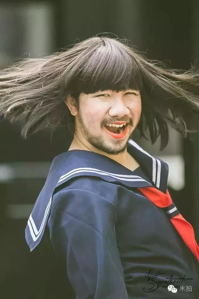 男摄影师爱上女富婆,男生摄影师爱上了美女