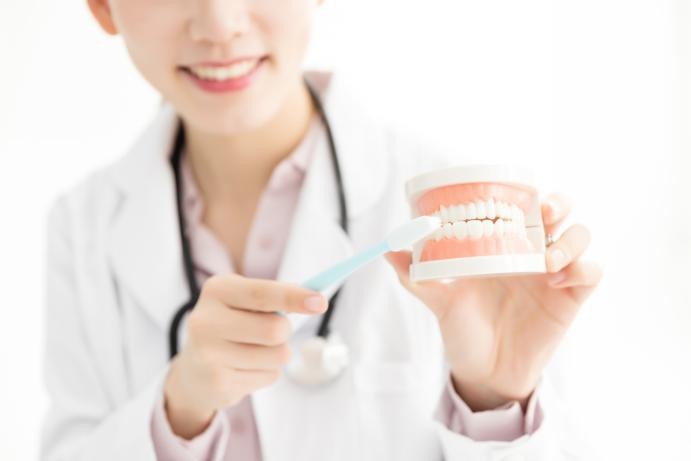 牙痛吃甲硝唑就可以了吗？