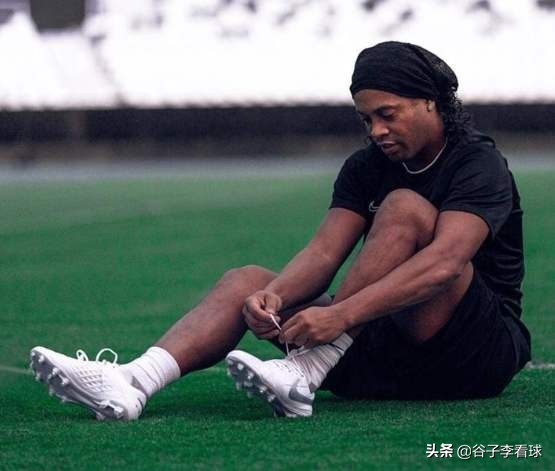 球王小罗为什么入狱,小罗搞笑用假护照进入巴拉圭