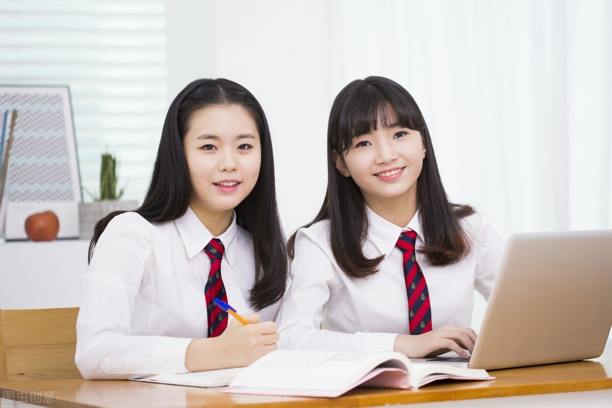 “我该怎么办？”——青春期女孩情绪波动大，家长该如何引导？