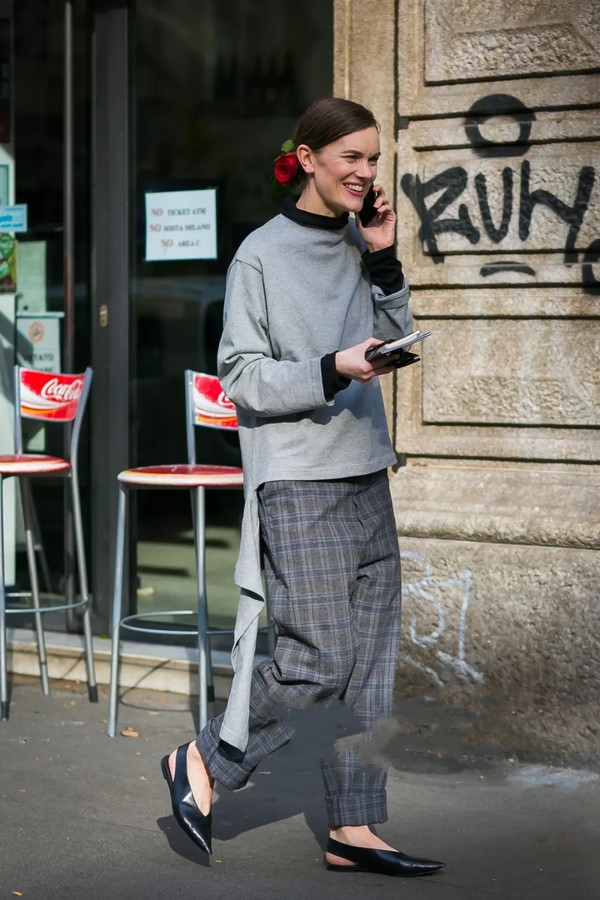 女人不管什么身材,穿裤子要远离这4款“土掉渣”的款式,真的丑