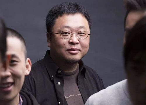 罗永浩谈直播很赚钱一年半赚3亿,从科技匠人到带货一哥的罗永浩