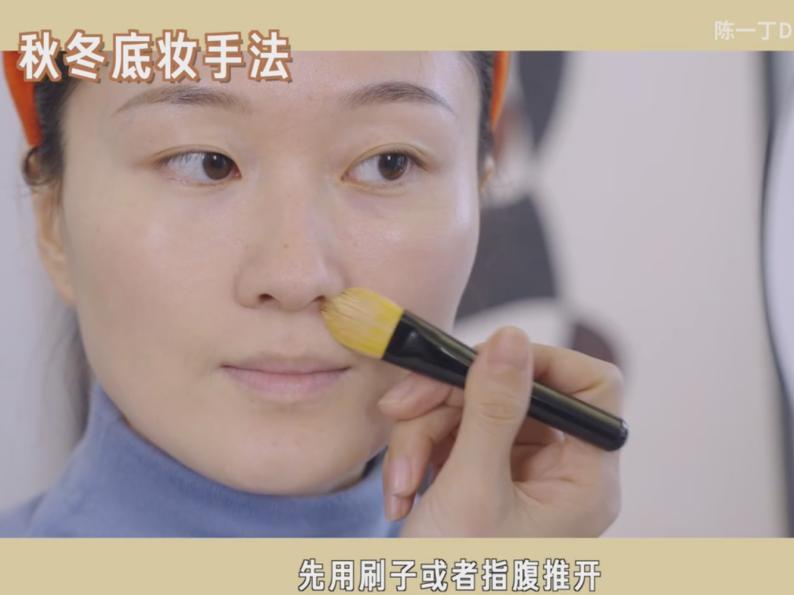 为什么有人化妆后脸上很油亮,为什么有些人化妆皮肤会变差