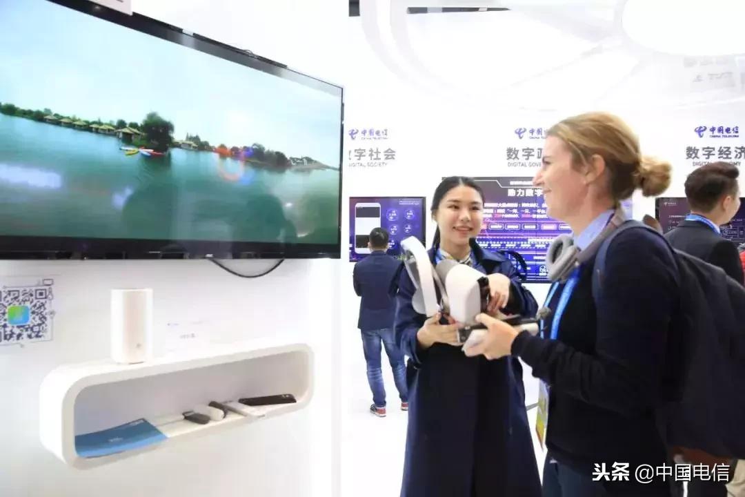 魔镜魔镜告诉我谁是世界上最美丽的女人英语,魔镜魔镜告诉我