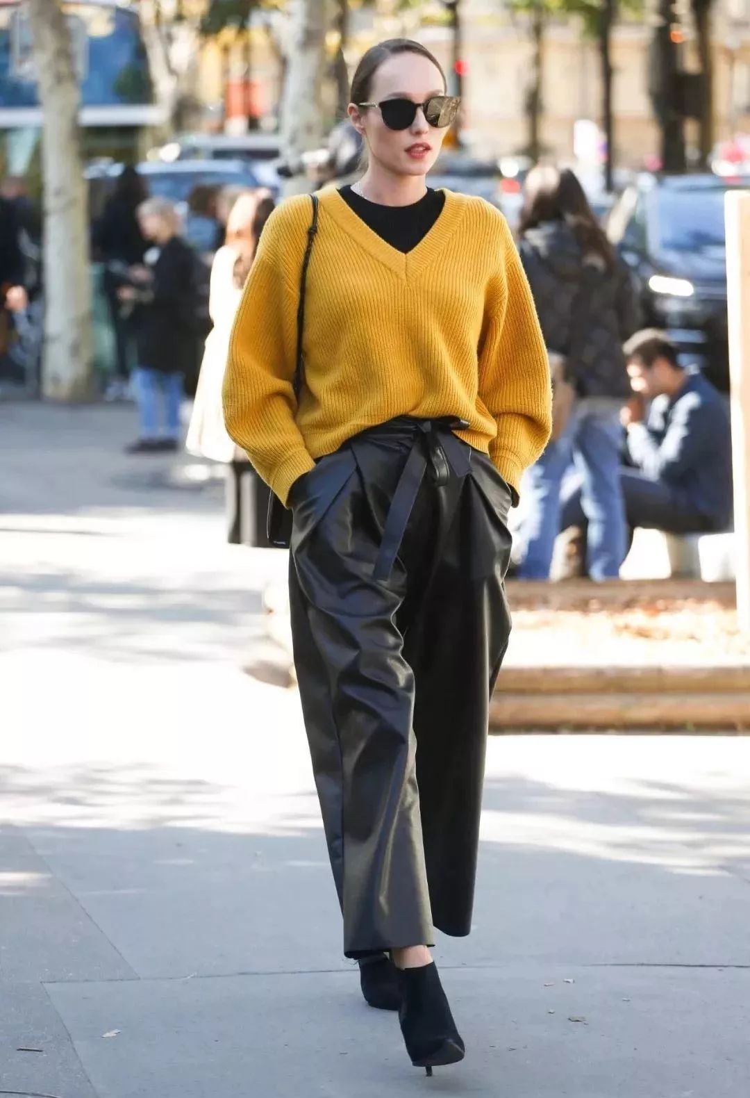 冬天气质淑女型穿搭,穿清冷慵懒风衣服