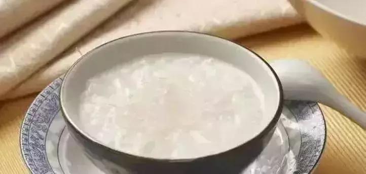 宝宝吃燕窝的好处与功效有哪些 (哺乳期间吃燕窝对婴儿有什么好处)