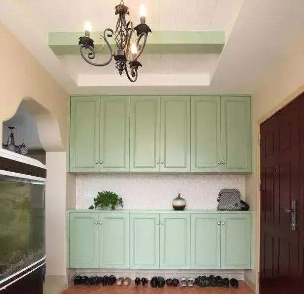 进门一看到这样的玄关鞋柜，看一眼就知道主人的品位高