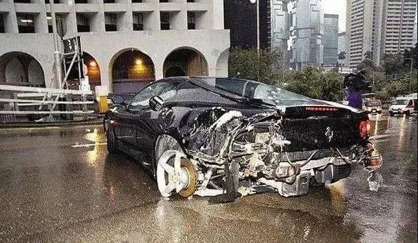 跌伤，刺伤，被勒到休克，被做饭耽误的成龙接班人谢霆锋