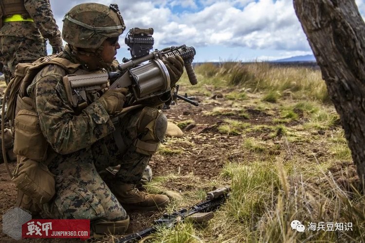 美军m32转轮式榴弹发射,m32榴弹发射器美国