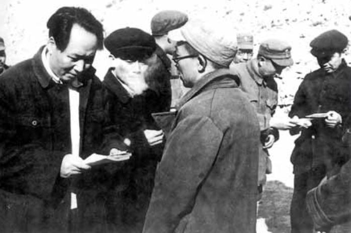 1948年毛主席遭精准轰炸，九死一生，一封电报让内鬼浮出水面