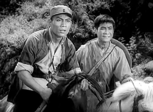 郭振清演的老电影平原游击队,郭振清平原游击队骑马出场视频