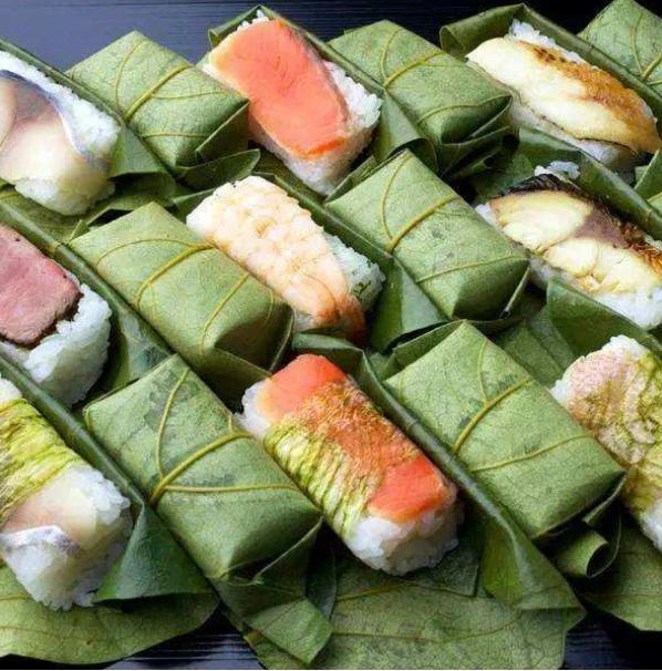 外国人吃粽子就是不按常理出牌,韩国日本的粽子吃法