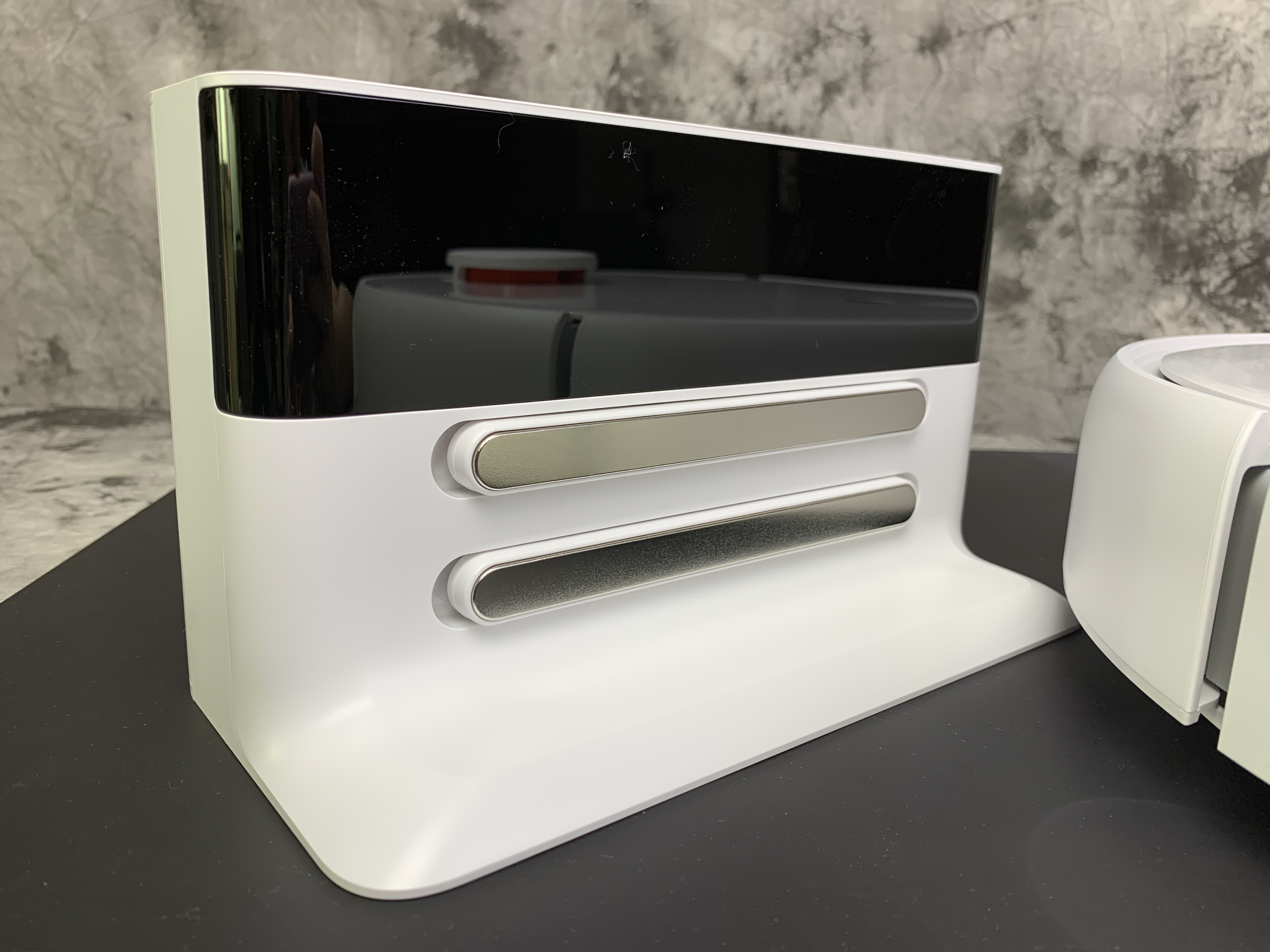 米家扫地机器人和石头扫地机测评,入门级扫地机