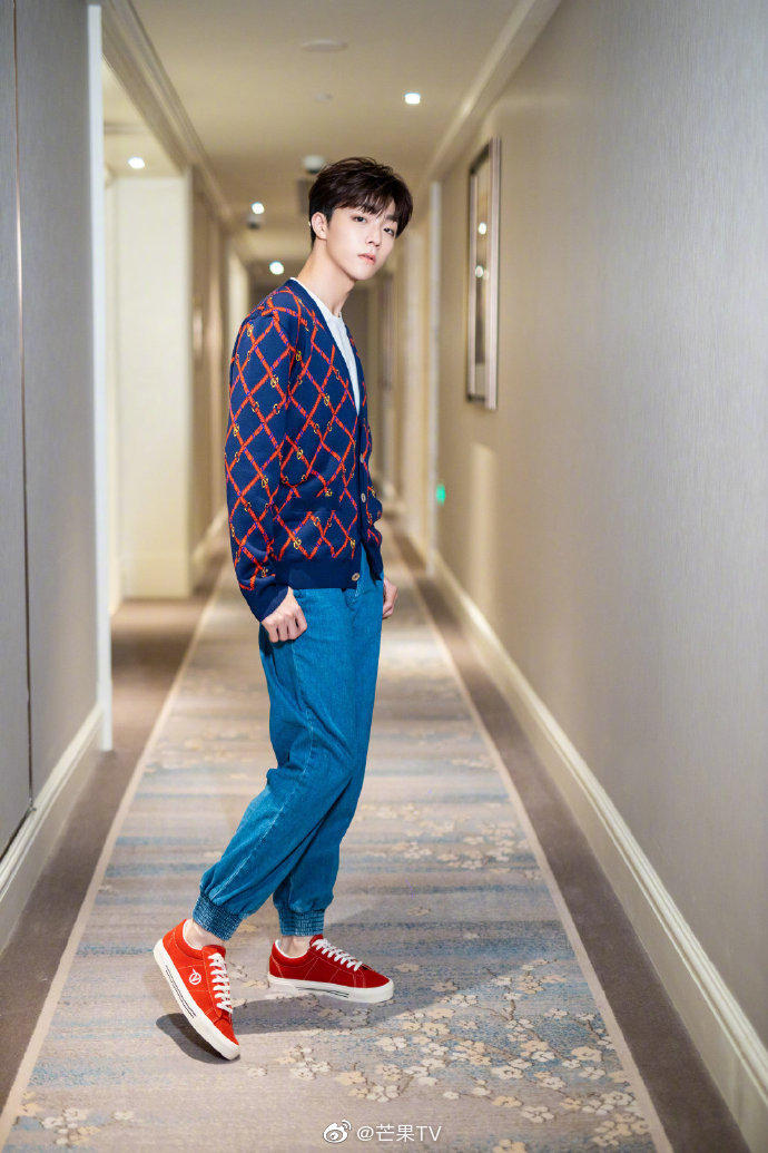 跟着明星学穿搭成熟秋冬男,穿搭男潮流最新款