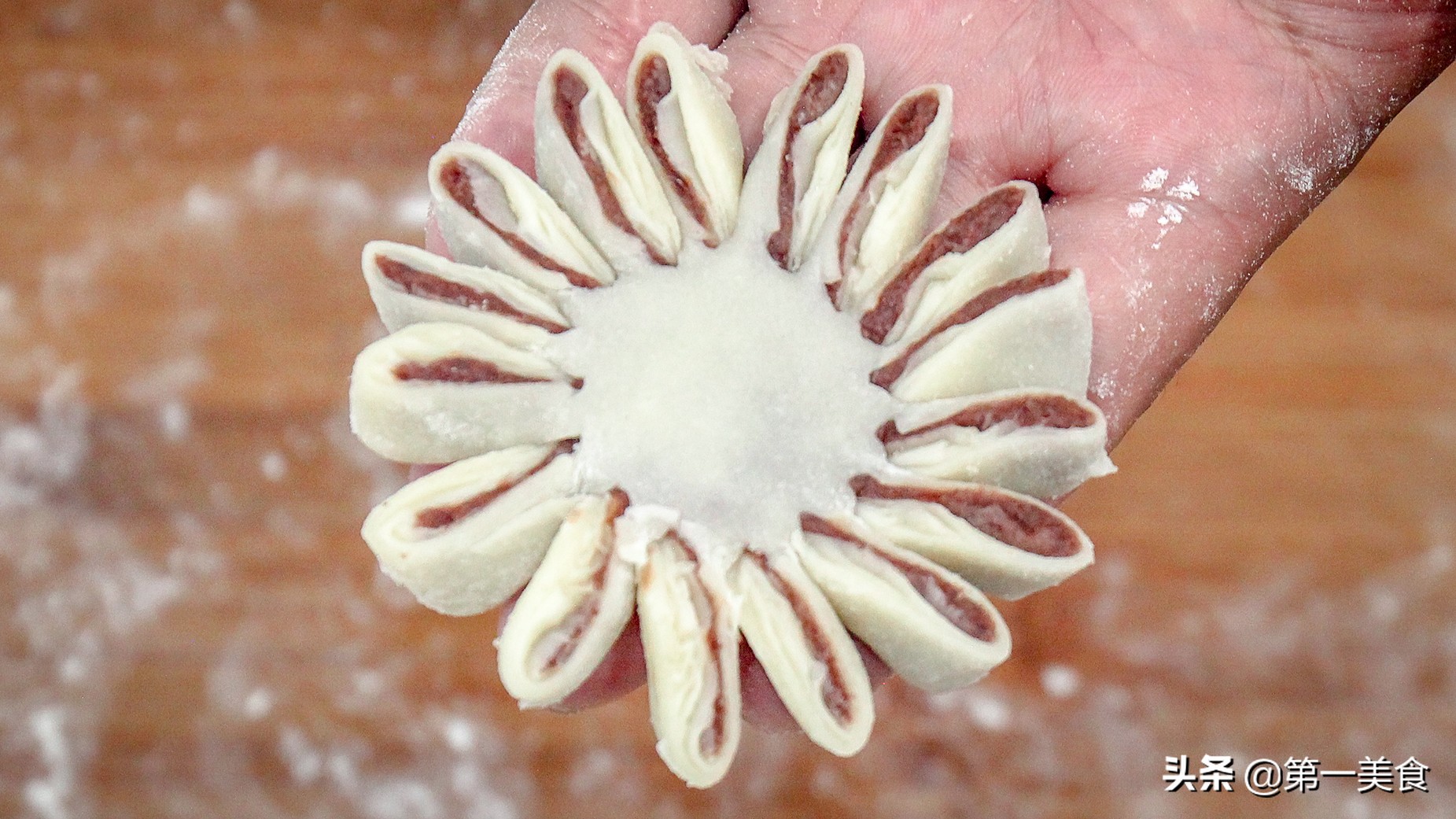 用面粉做的简单小吃无需酵母粉,红薯丝加面粉做法酥软