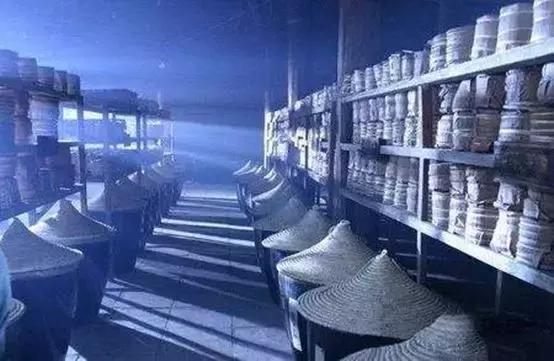 为什么普洱茶放了几年有烟味,为什么普洱茶有烟香味