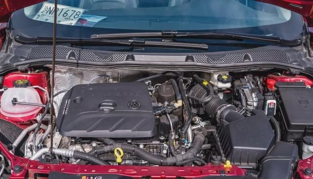 别克威朗三厢版测评视频,别克威朗试驾动力