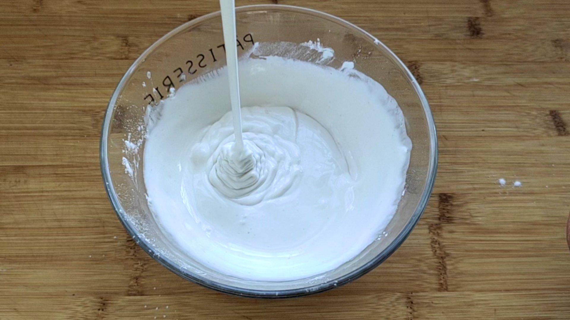 大米发糕做出来发黏怎么回事,如何用粘米粉做发糕松软有嚼劲