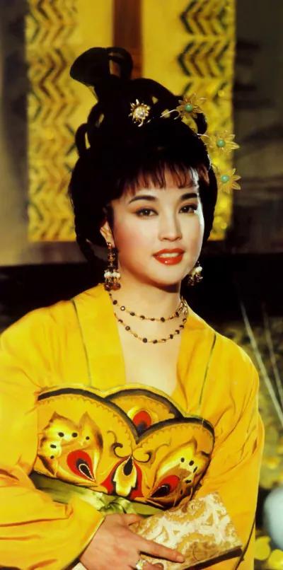 刘晓庆曾经历过4段婚姻,60岁刘晓庆与前夫相拥而泣