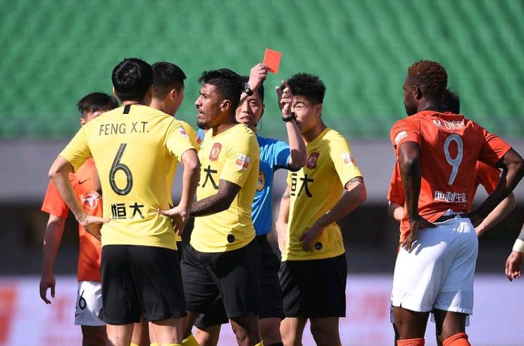 王迪被议论的舞蹈照片,王迪争议舞蹈